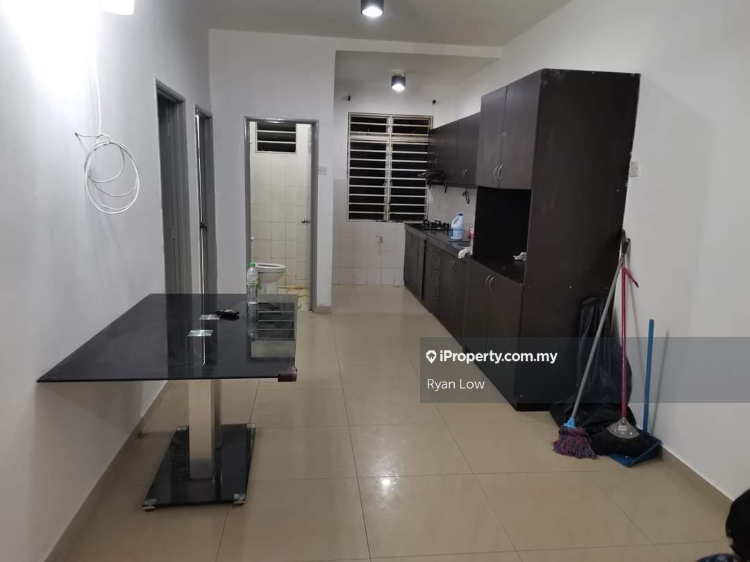 Bayu Parkville , Balakong Townhouse 3 bedrooms for rent