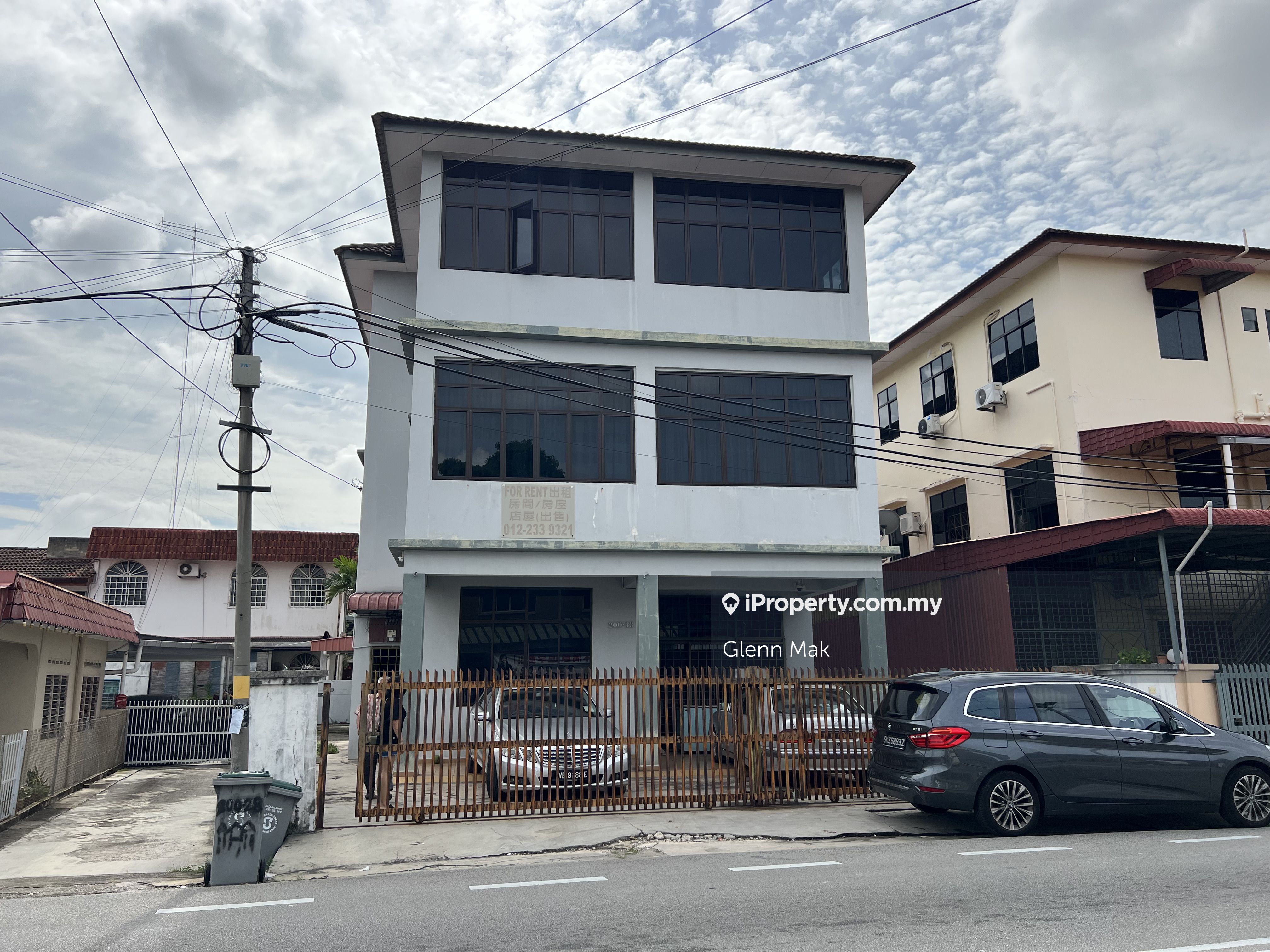 Muar Triplex Bungalow 5 bedrooms for sale