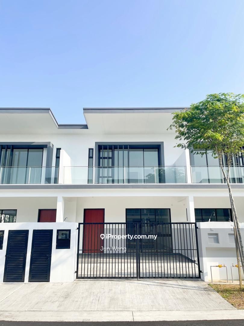 permas-jaya-intermediate-2-sty-terrace-link-house-4-bedrooms-for-sale