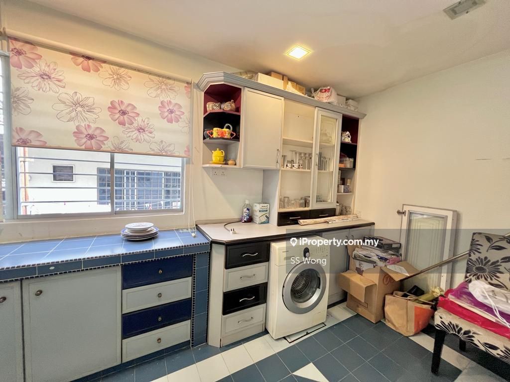 Happy Garden, OUG End lot 2sty Terrace/Link House 5 bedrooms for sale