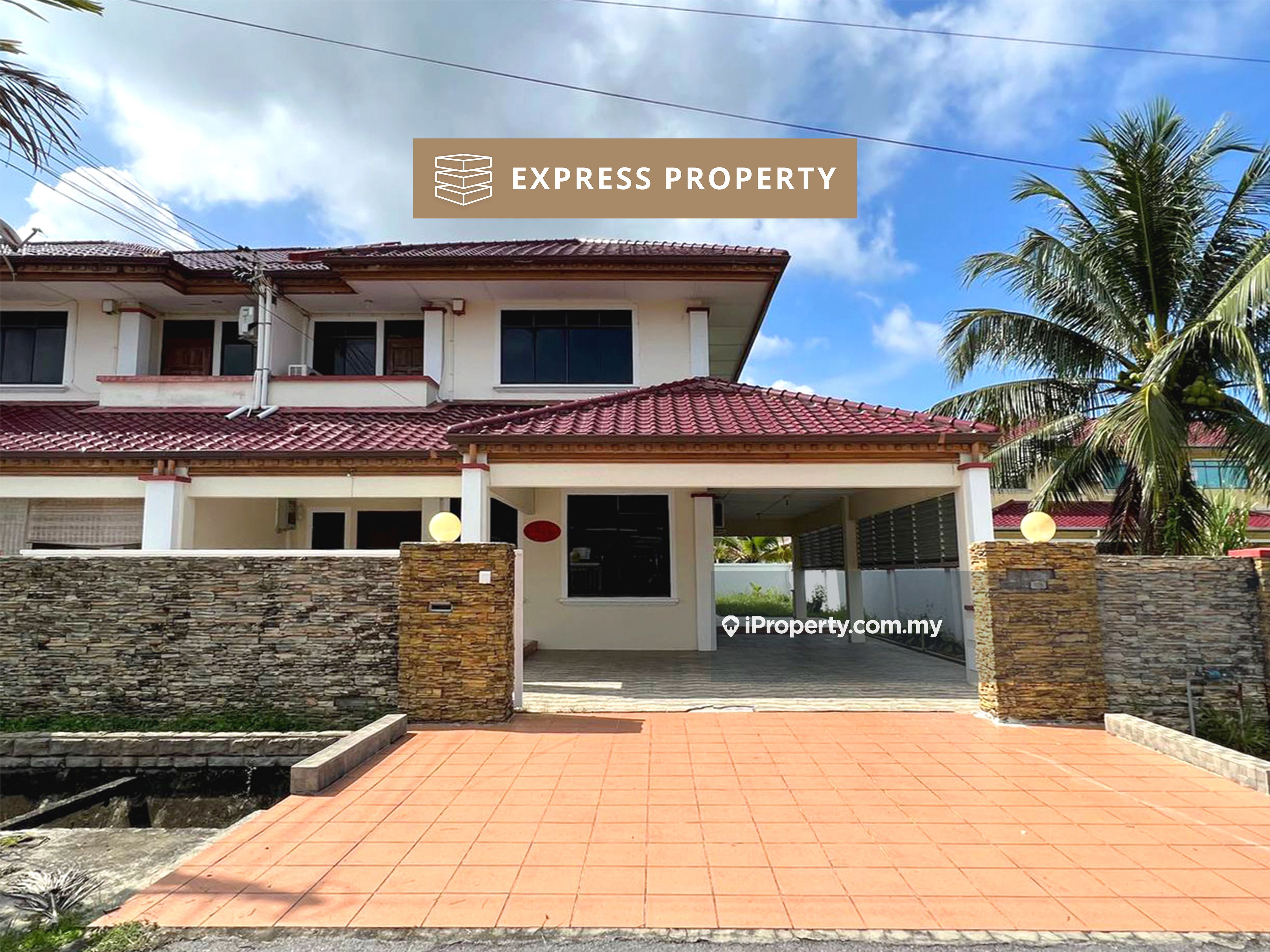 Double Storey SemiD House at Taman Bayshore, Miri Corner lot Semi