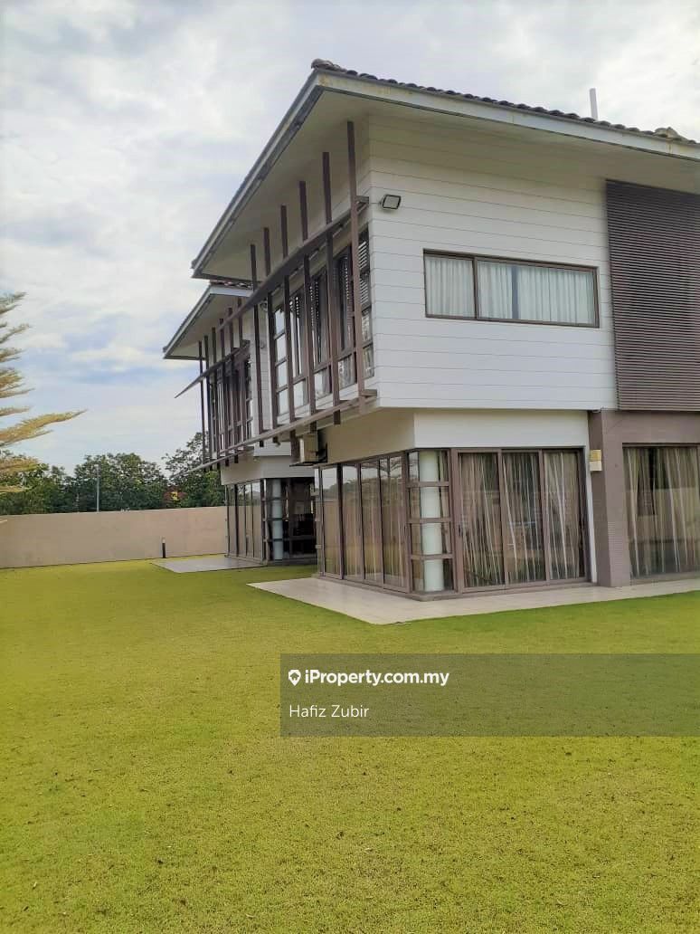 Bungalow Banyan Close Bandar Bukit Mahkota, Bangi