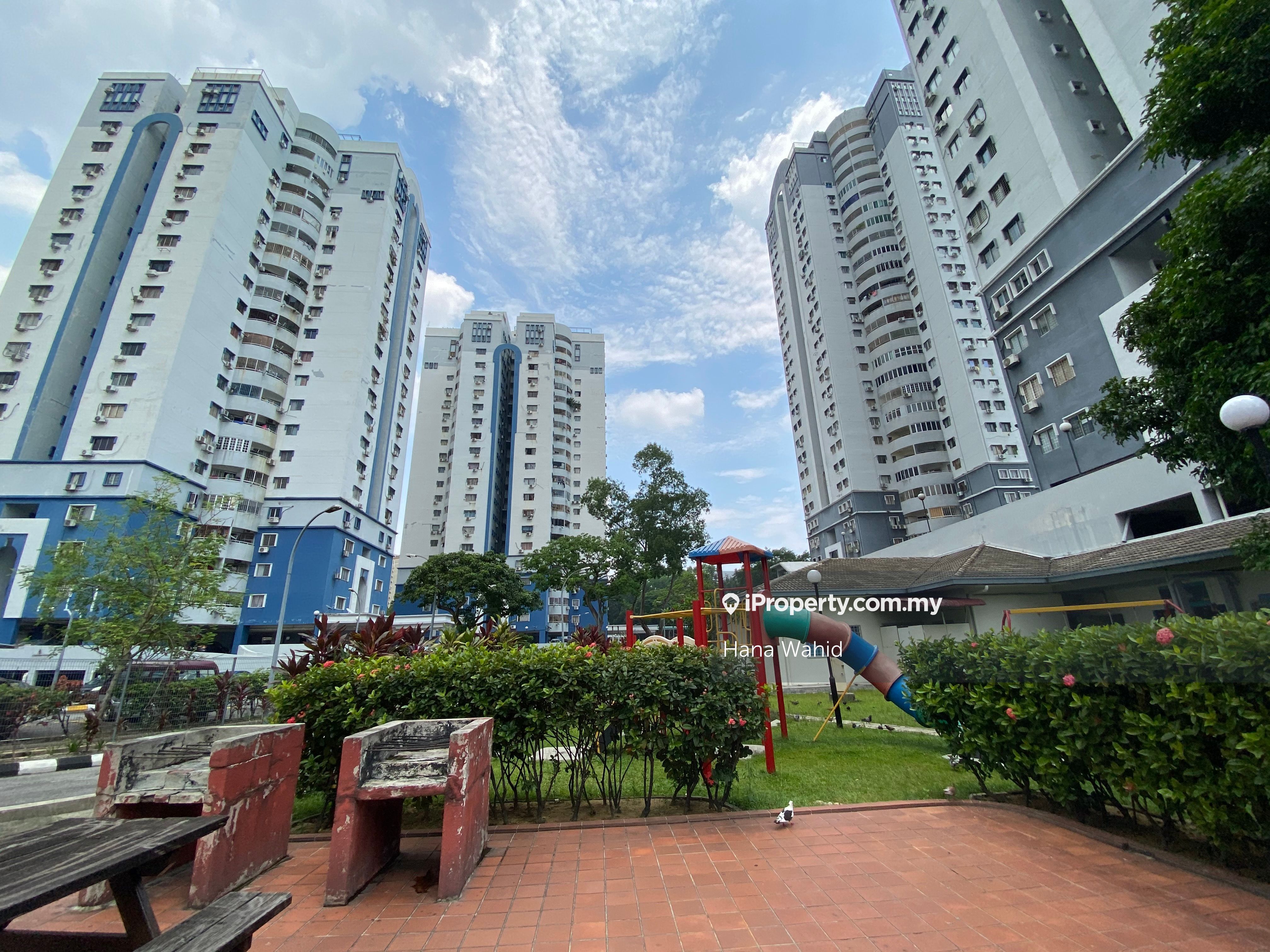 Bukit Pandan Kondominium 2 End Lot Condominium 3 Bedrooms For Sale In Cheras Kuala Lumpur Iproperty Com My
