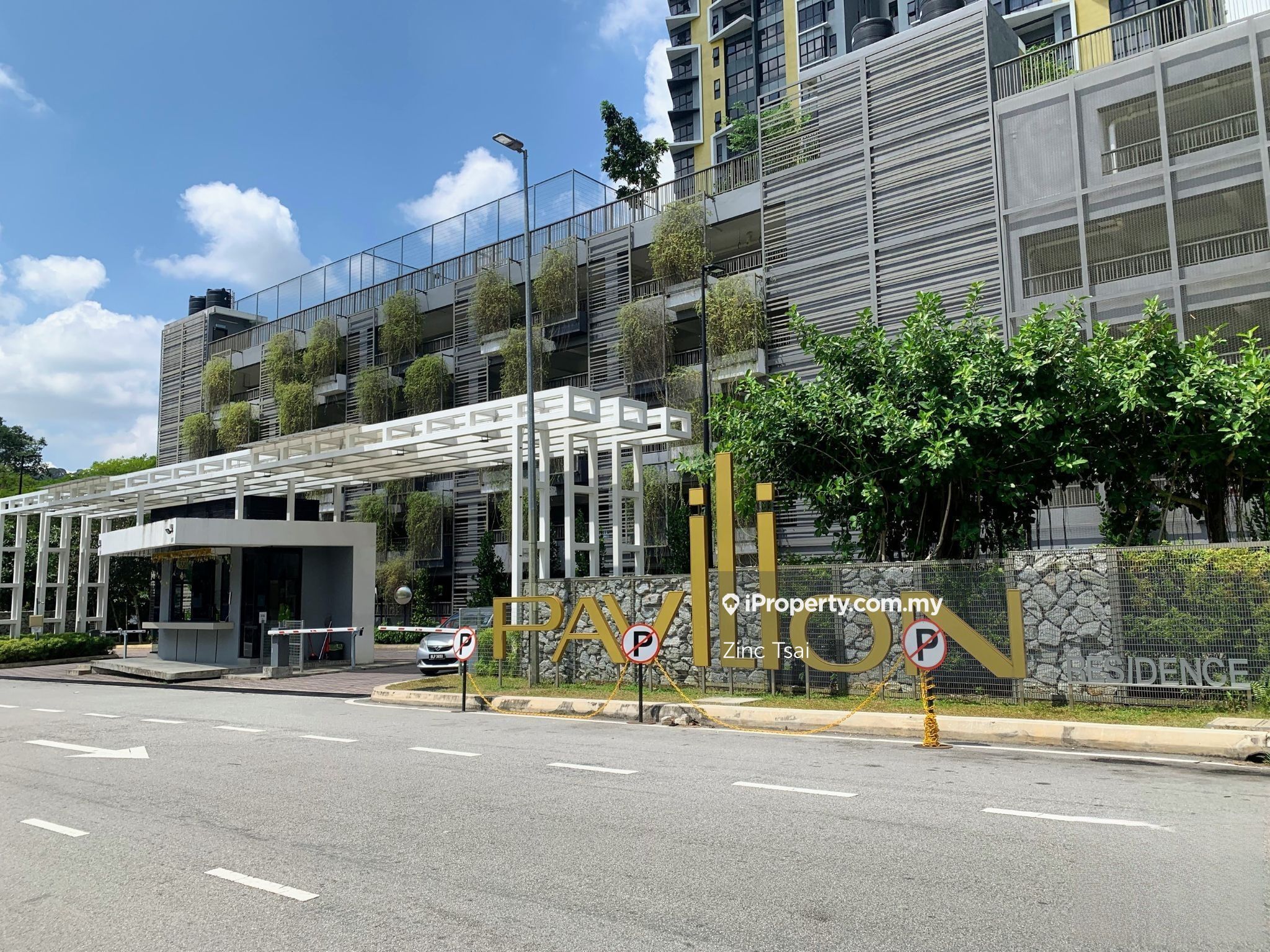 Le Pavillion Corner lot Serviced Residence 3 bedrooms for sale in