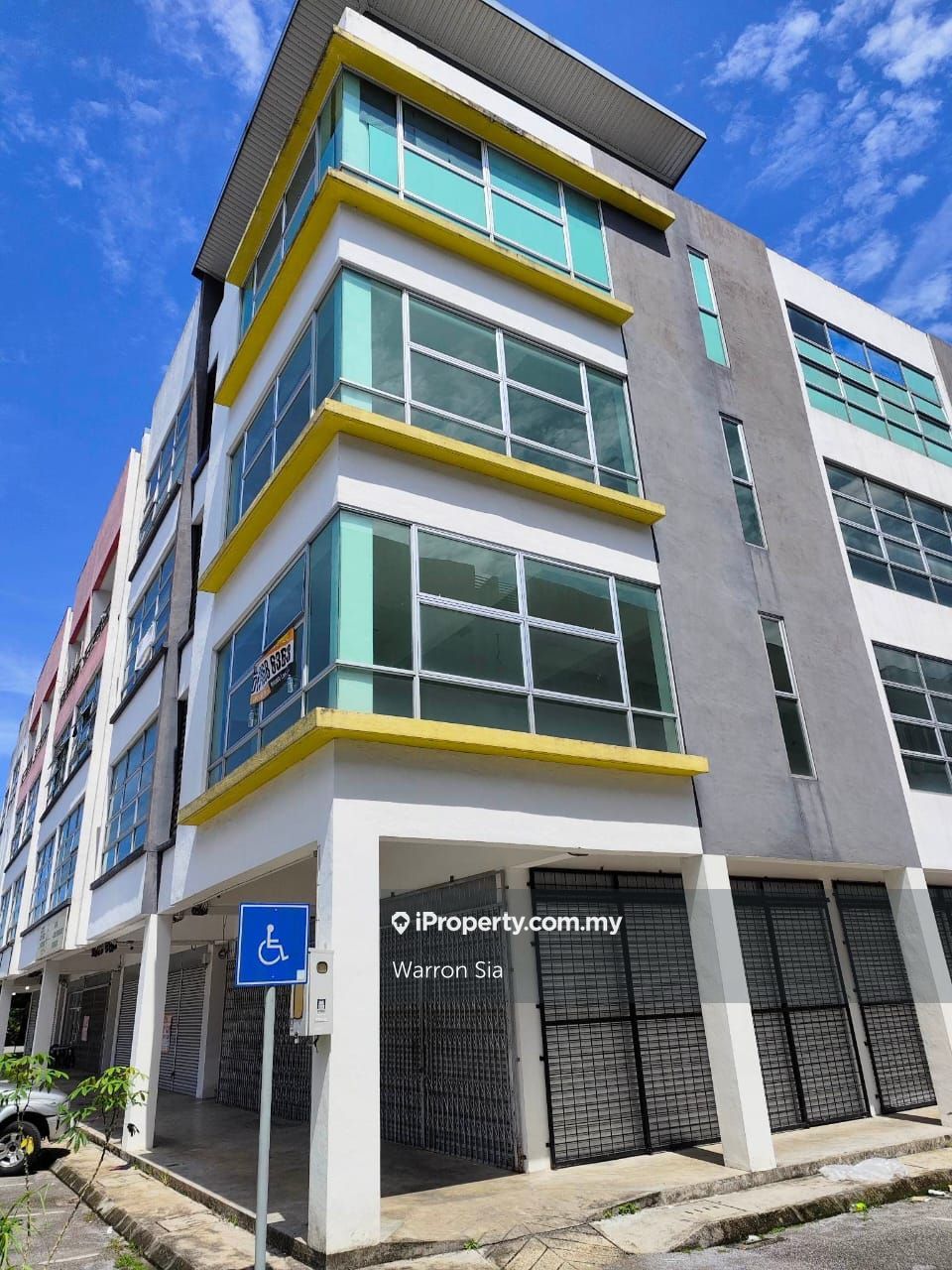 Pending shoplot, Kuching Shop for rent