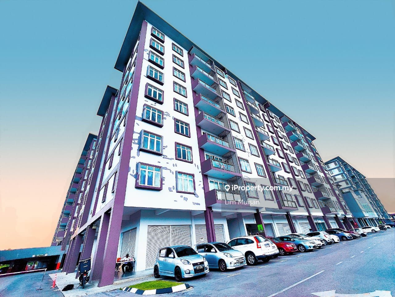 McKenzie Avenue Apartment 3 bedrooms for sale in Kuching, Sarawak