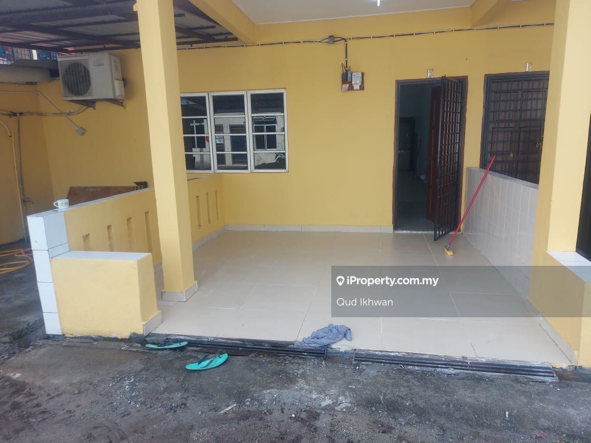 sungai merab , Kajang 1sty Terrace/Link House 3 bedrooms for rent