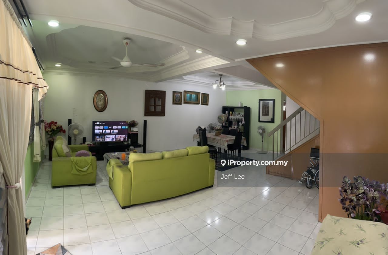 Taman Sri Putri, Kulai 2sty Terrace/Link House 4 bedrooms for sale