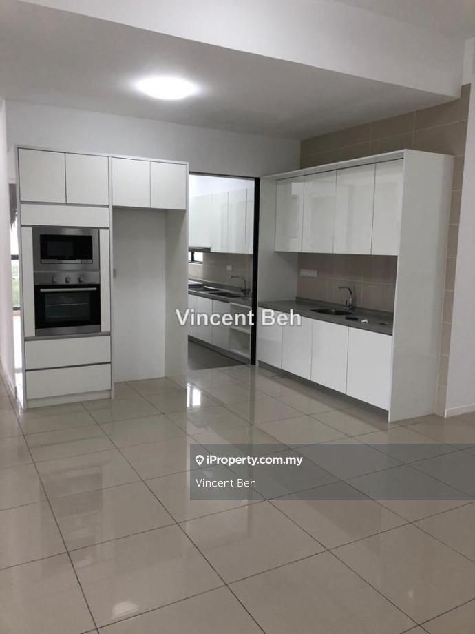 Waltz Residences Corner lot Condominium 3+1 bedrooms for rent in Jalan