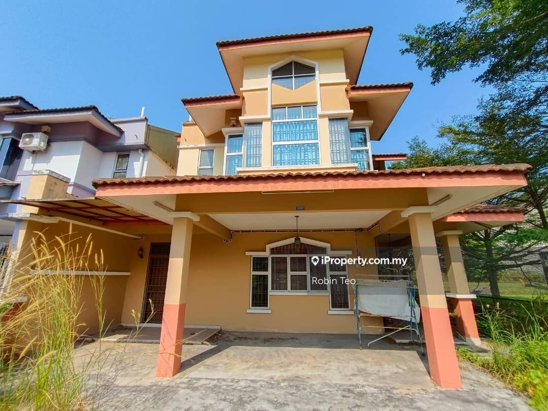 Bandar Putra , Kulai Corner Lot 2-sty Terrace/Link House 5 Bedrooms For ...