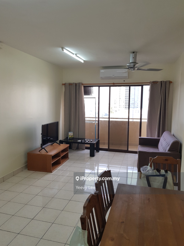 Palm Spring Damansara Intermediate Condominium 3 bedrooms for rent in