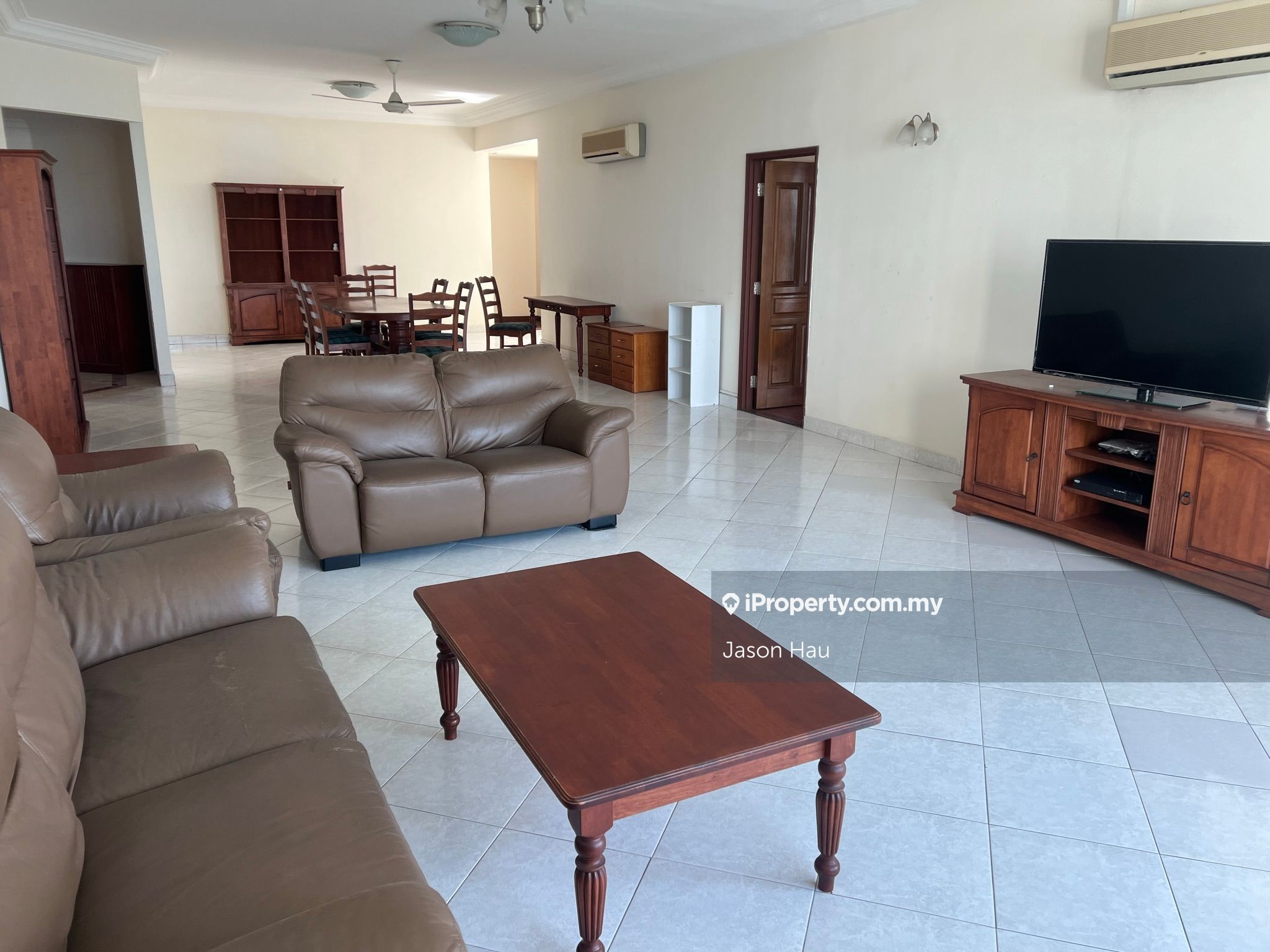 Gurney Beach Resort Condominium 3+1 bedrooms for rent in Gurney, Penang