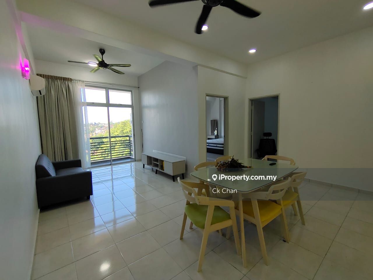 Rumah Pangsa Bukit Baru Jaya Corner lot Flat 4+1 bedrooms for rent in ...