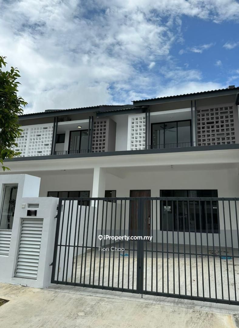 Mount Austin Crest, Johor Bahru 2sty Terrace/Link House 4 bedrooms for rent