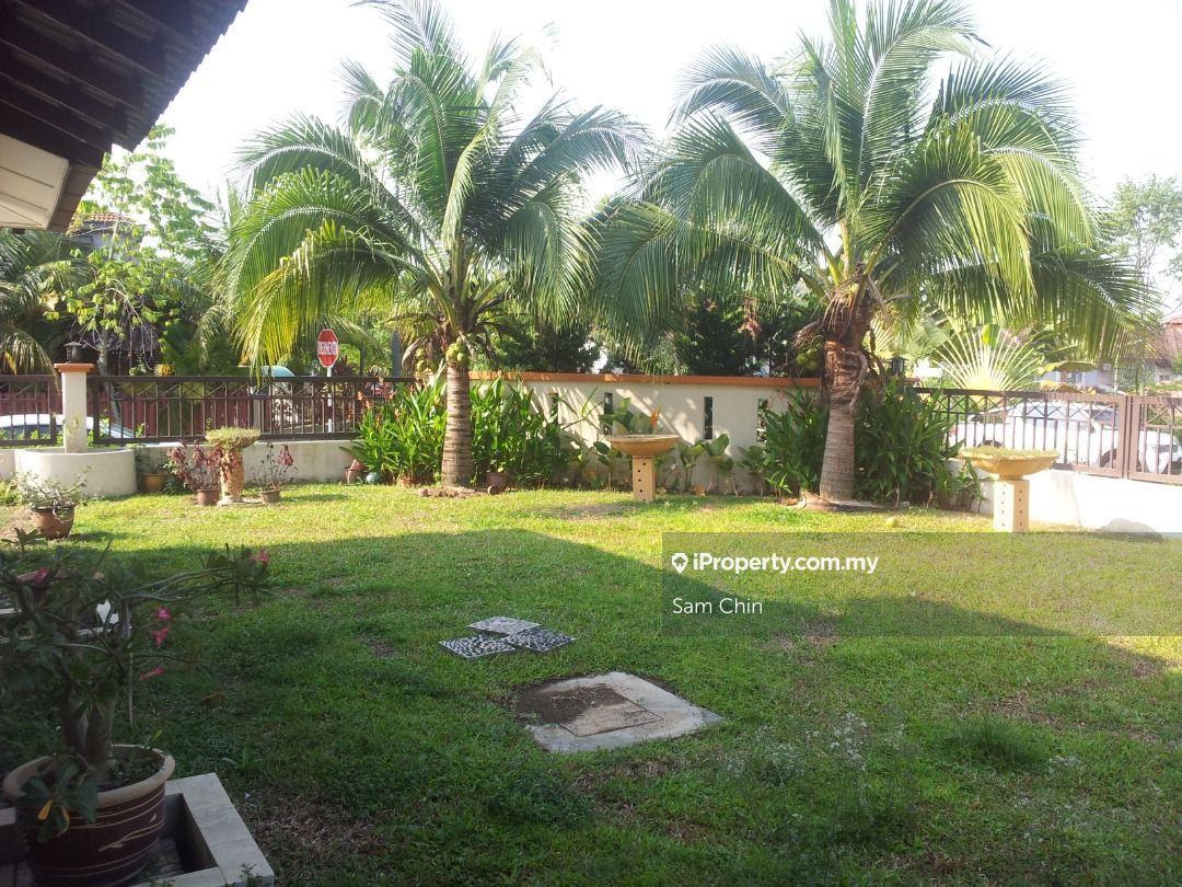 Taman Equine, Seri Kembangan Semidetached House 5 bedrooms for sale