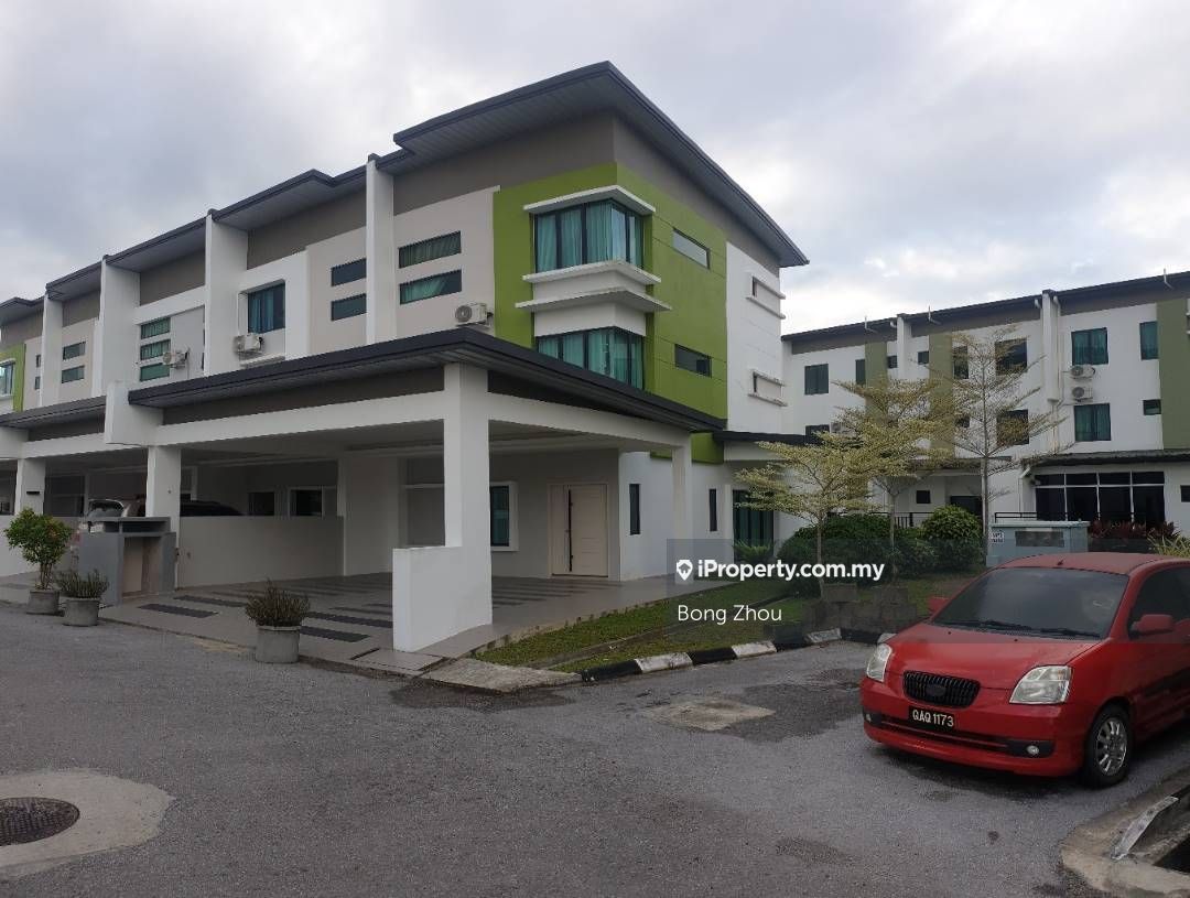 Batu Kawa, Kuching Townhouse 4 bedrooms for sale