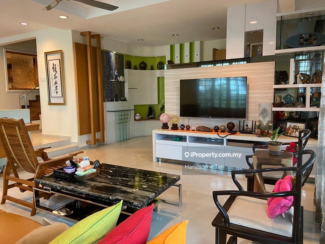 Perling Sutera,Taman Perling, Perling