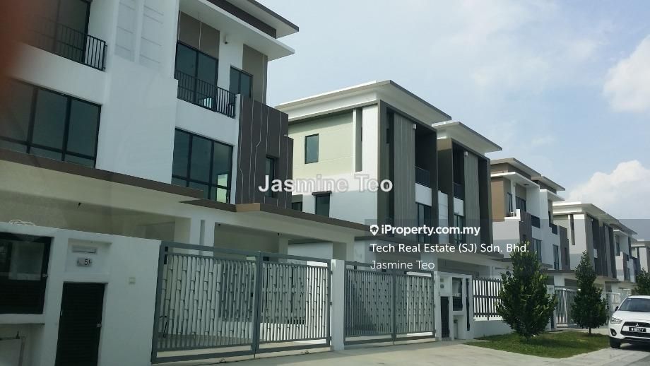 Elmeri Setia Utama 1 Setia Alam Intermediate Semi Detached House 5 1 Bedrooms For Sale Iproperty Com My