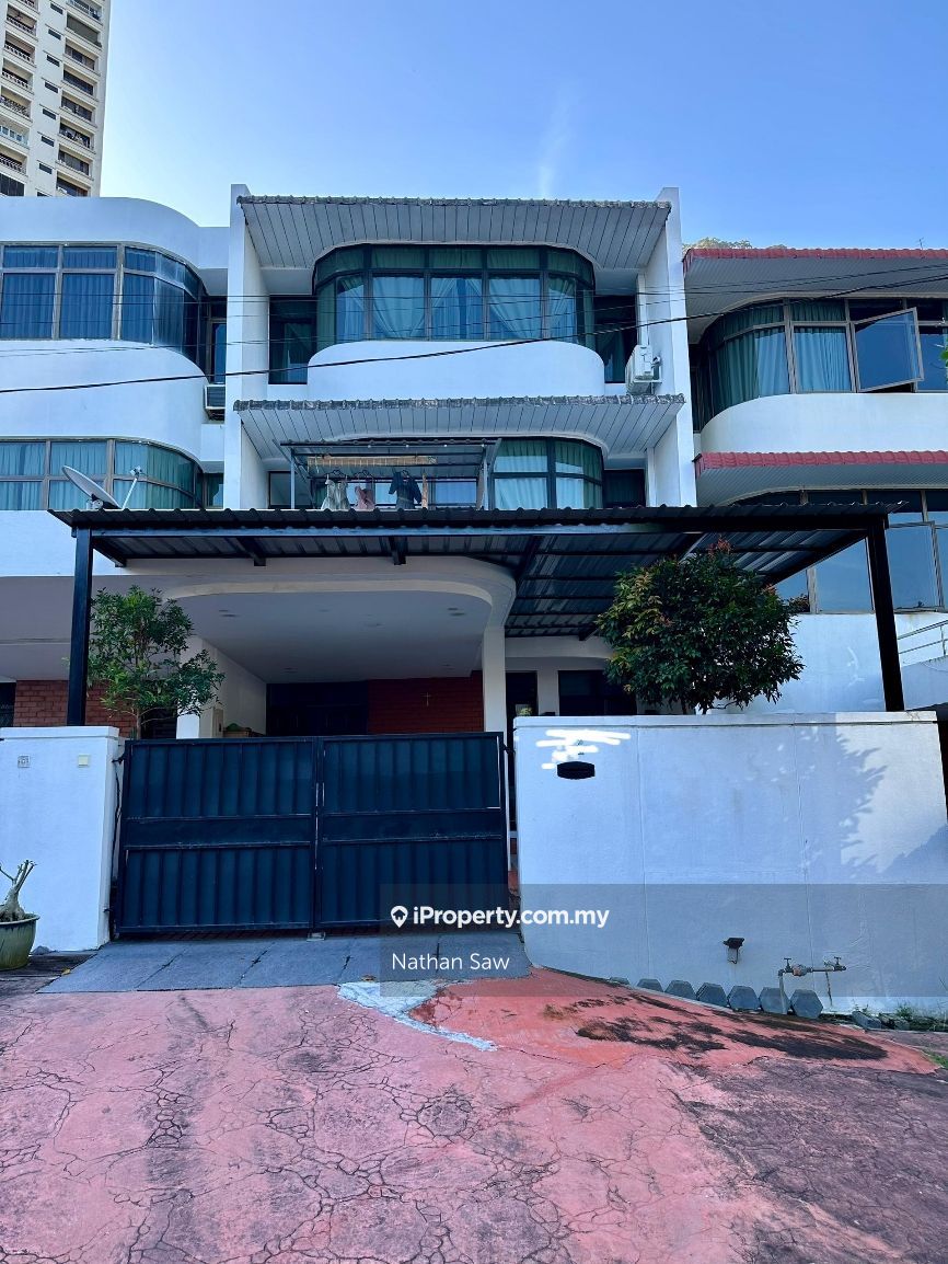Batu Ferringhi 3sty Terrace/Link House 5 bedrooms for sale iProperty