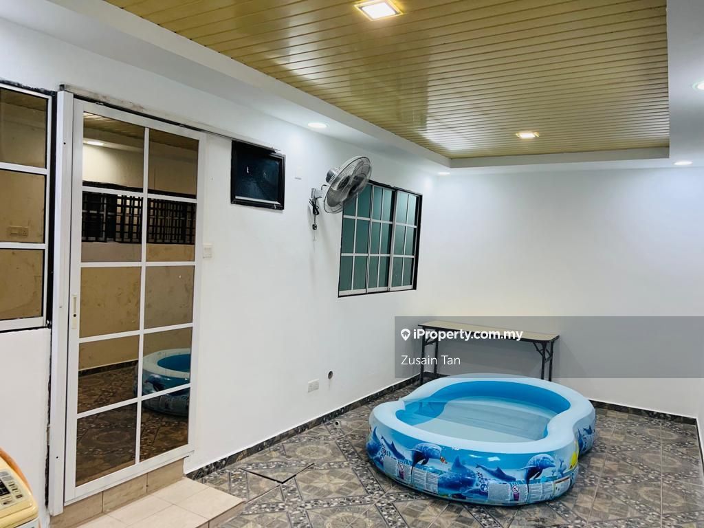 2 Storey Terrace Taman Gedung Heights, Bayan Baru for rent RM2600