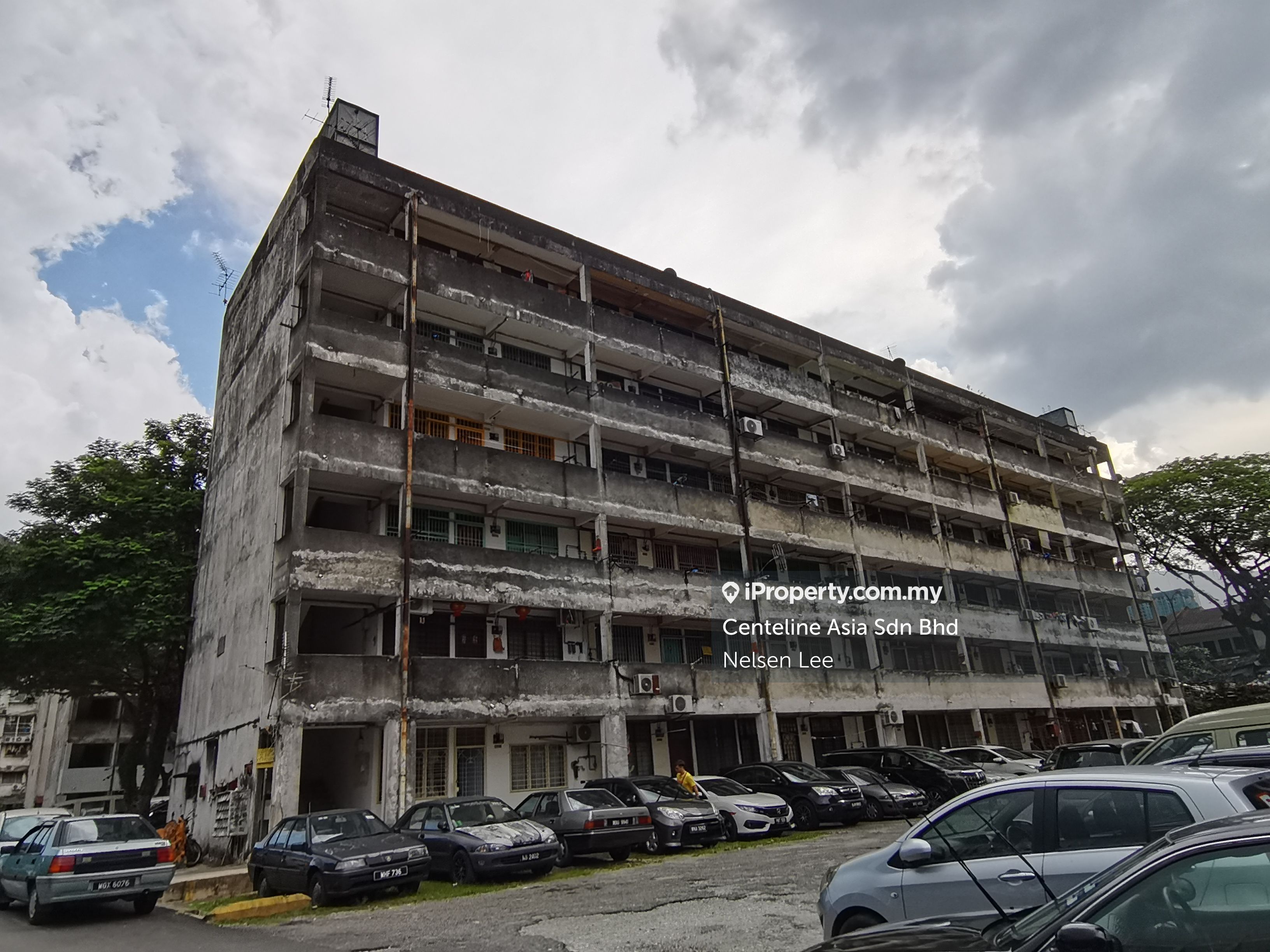 Taman Naga Emas Apartment Apartment 2 Bedrooms For Rent In Salak Selatan Kuala Lumpur Iproperty Com My