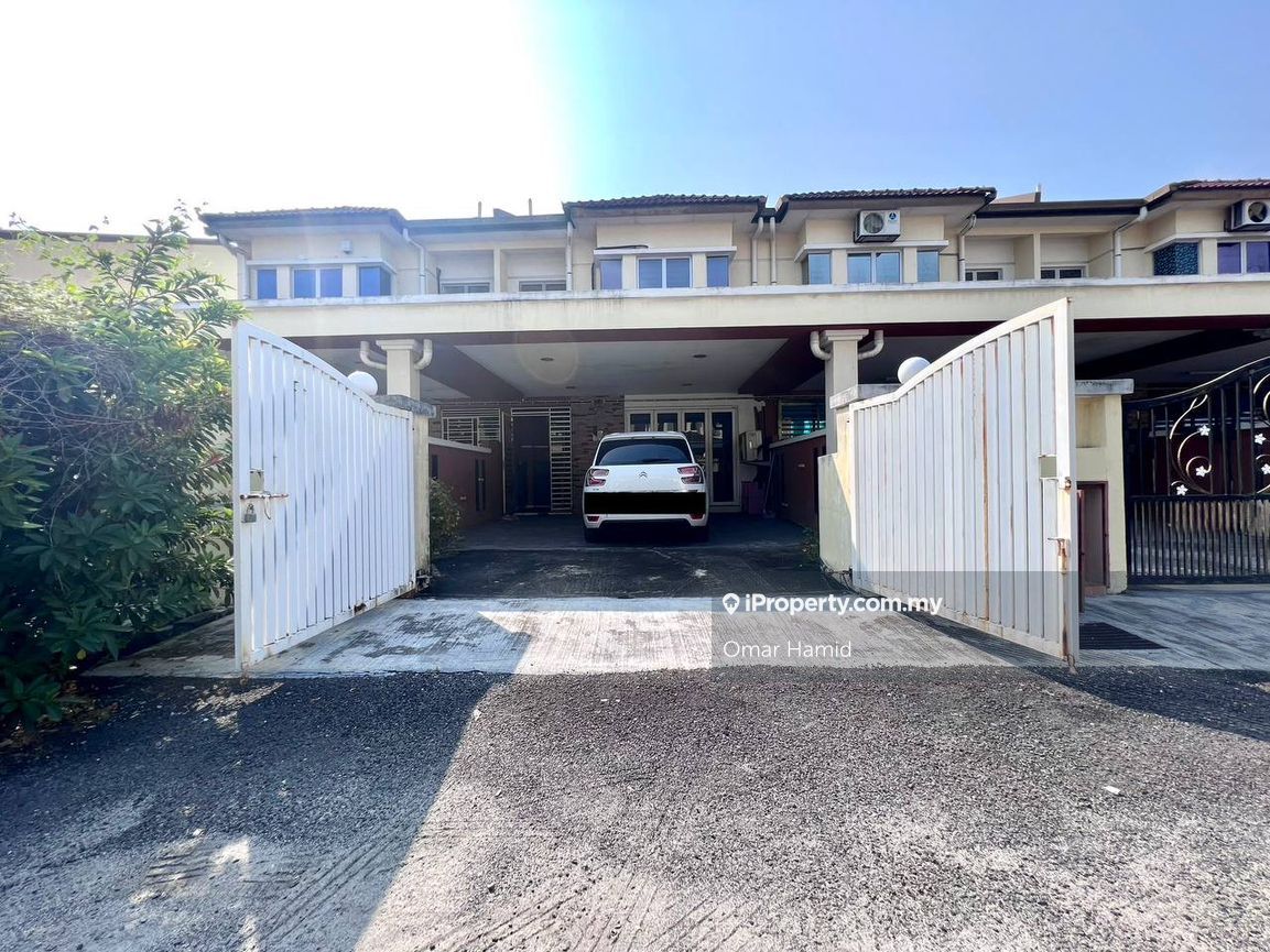 Taman Emas, Dengkil Intermediate 2sty Terrace/Link House 4 bedrooms