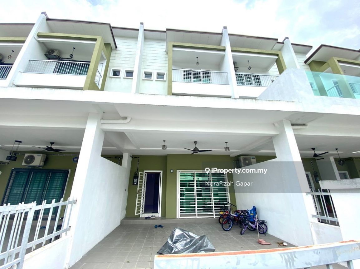Sg Merab, Kajang Intermediate 2.5sty Terrace/Link House 5 bedrooms for