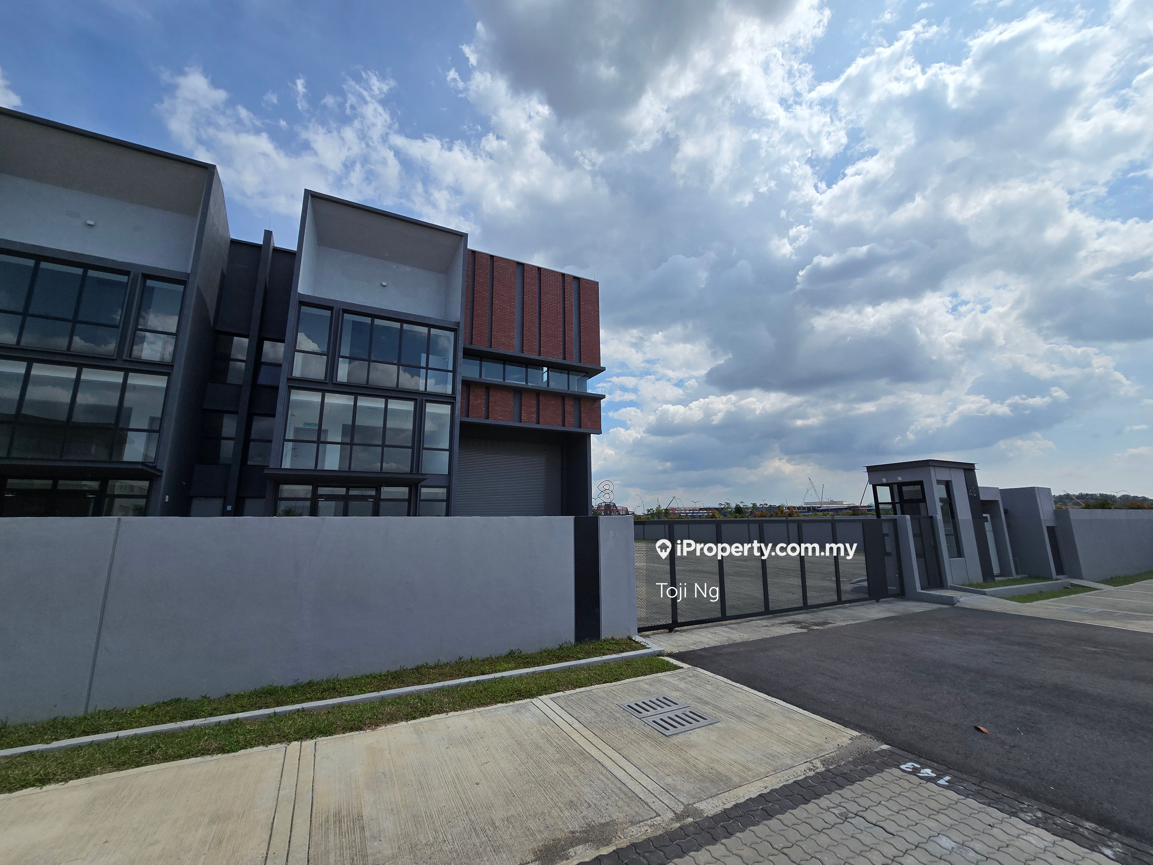 Semi-D Factory in Sungai Buloh — photo 6 of 7