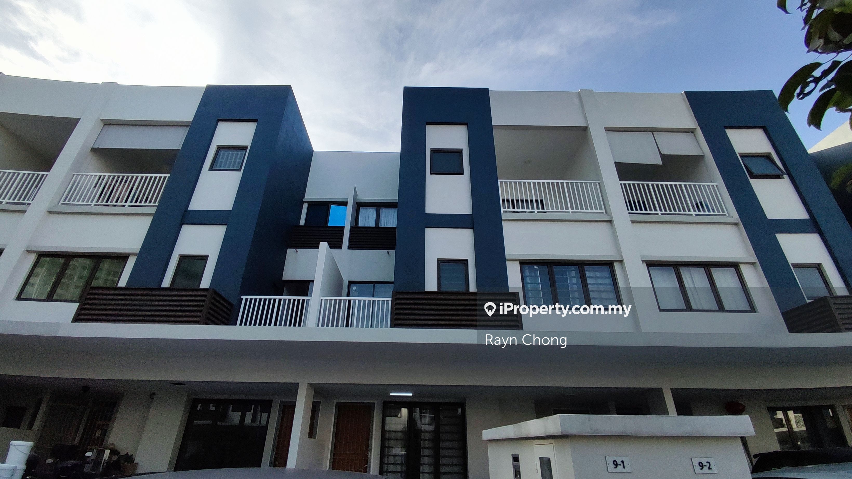 Ayden Warisan Putri Sepang , Sepang, Sepang End lot Townhouse 3