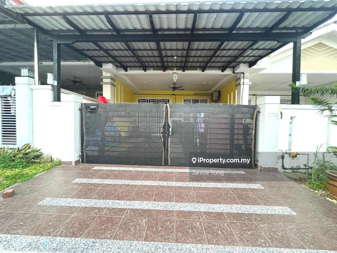 Bandar Putra Kulai Jalan Merak, Kulai Intermediate 1sty Terrace/Link