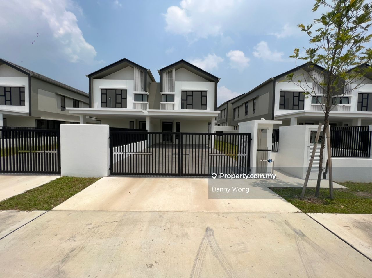 Mallow, Kota Emerald, Rawang Intermediate Semidetached House 4 bedrooms for sale