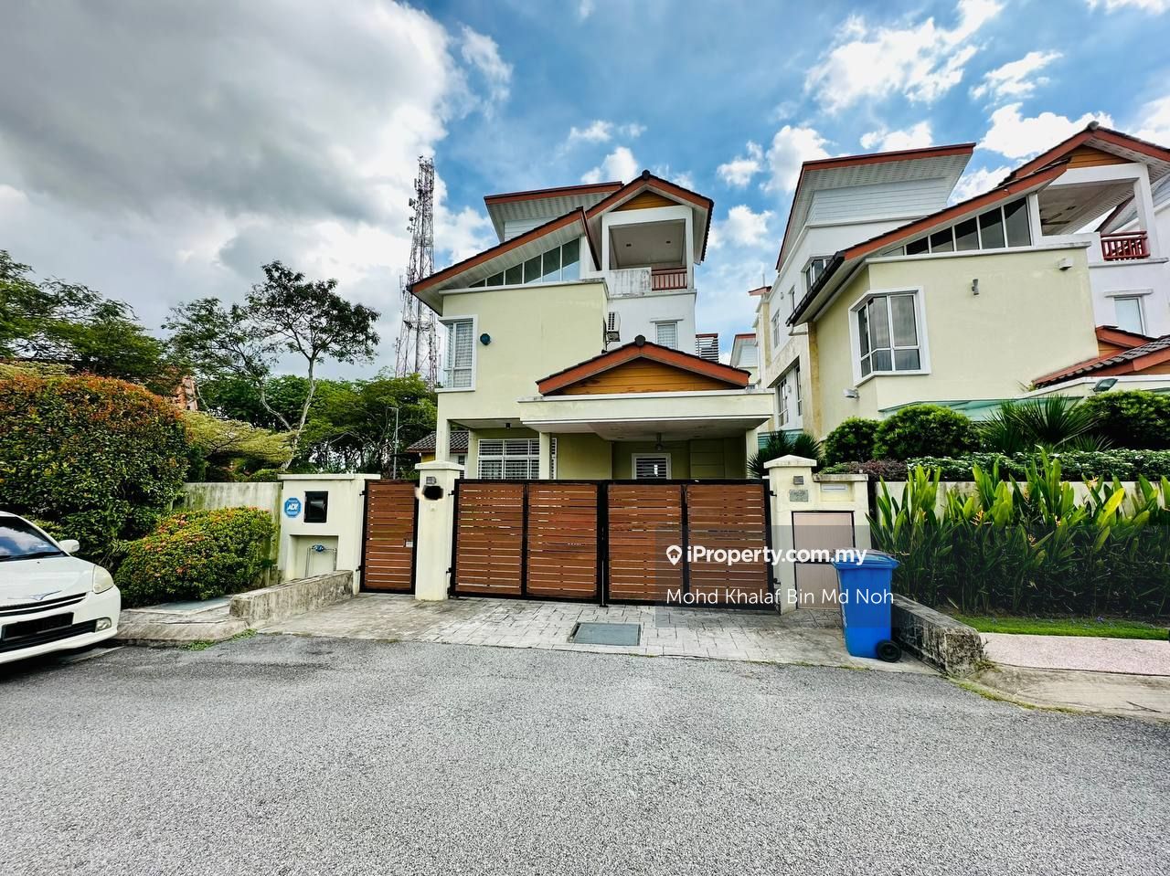 Lot Bungalow , Syeksyen 4 Shah Alam, Shah Alam 3sty Terrace