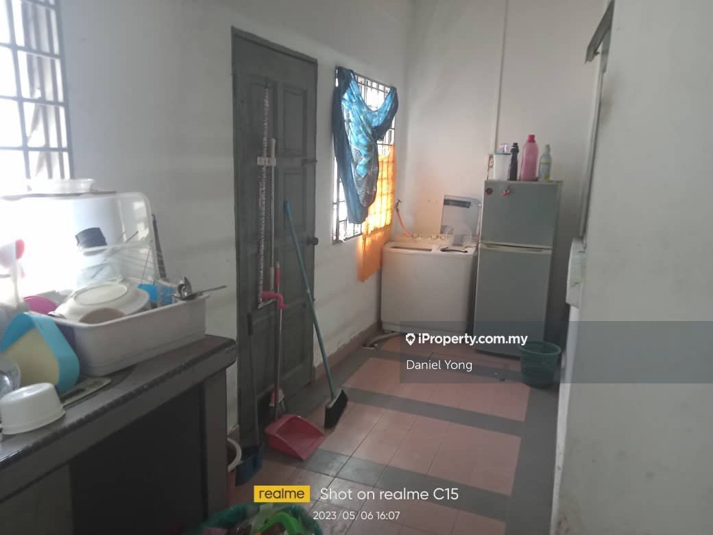 Kemuliaan taman universiti , Johor Bahru 1sty Terrace/Link House 3