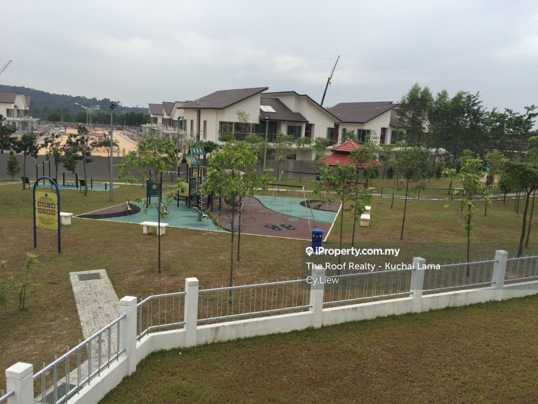 Equine Park, Seri Kembangan Corner lot Semidetached House 4+1 bedrooms