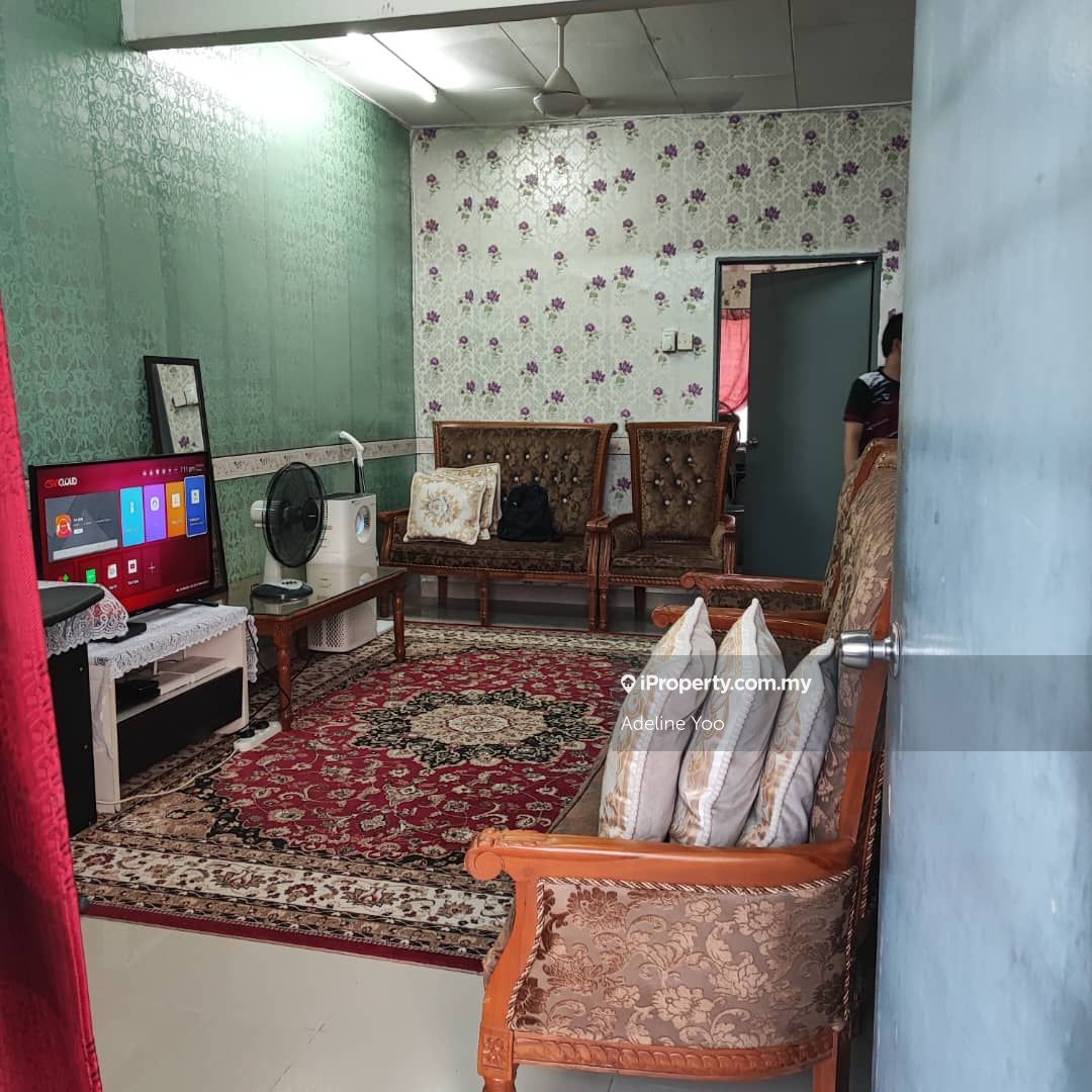 Subang Perdana Goodyear Court 8 Intermediate Apartment 3 bedrooms for