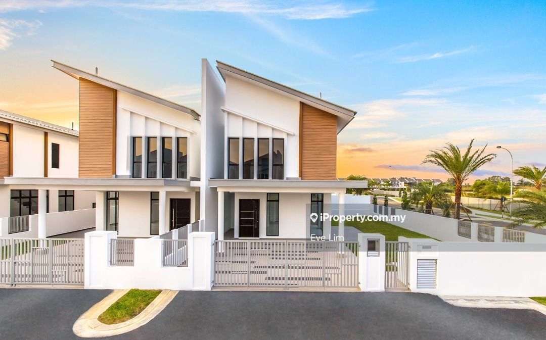 Setia Tropika, Johor Bahru End lot Cluster House 5 bedrooms for sale