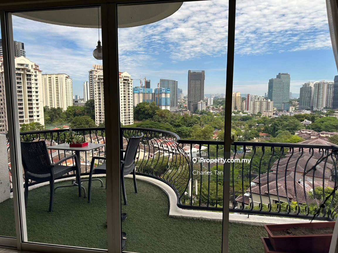 Bukit Robson Condominium End lot Condominium 2+1 bedrooms for sale in