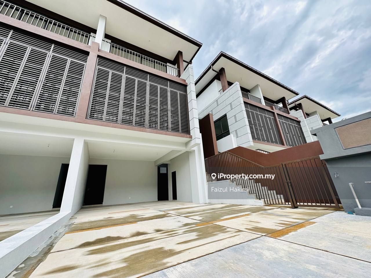 cyberjaya-cyberjaya-intermediate-3-sty-terrace-link-house-5-bedrooms