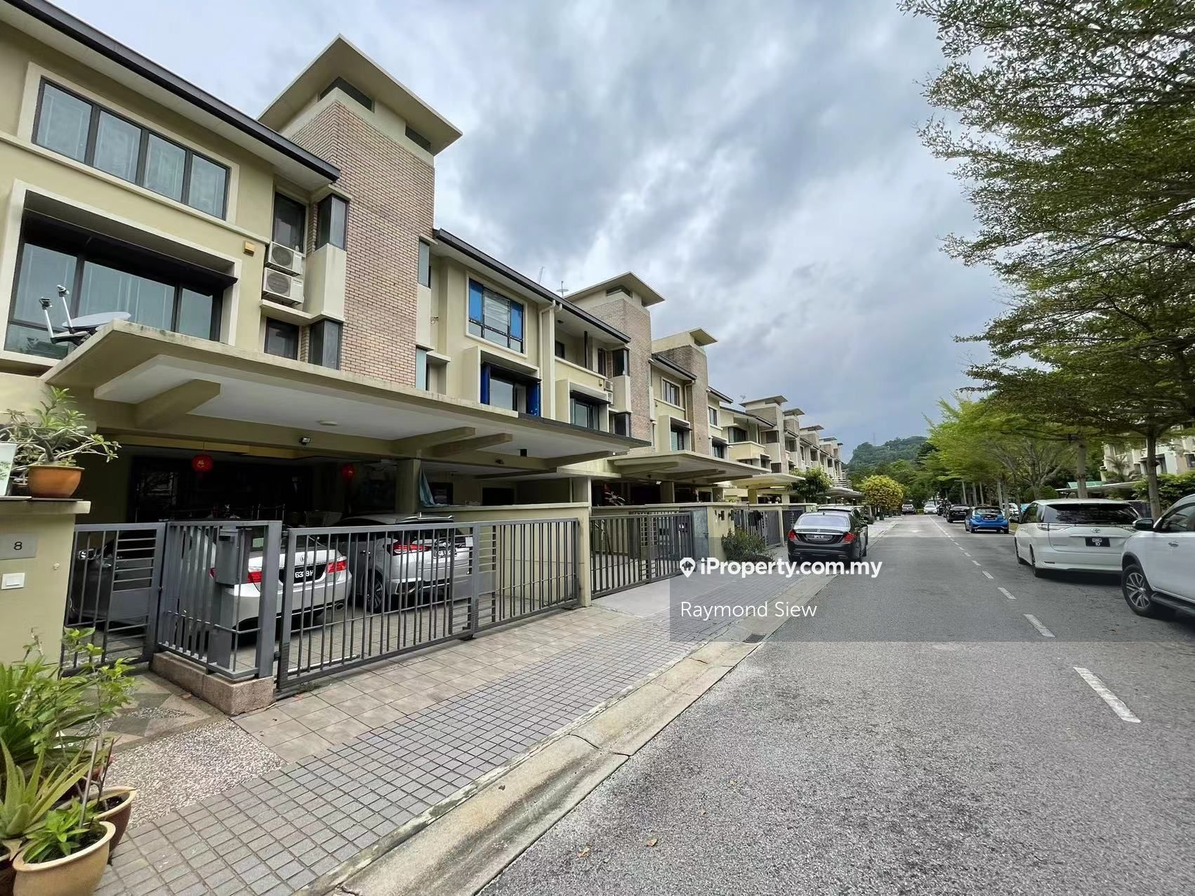 Desa ParkCity Intermediate 3sty Terrace/Link House 4+1 bedrooms for rent