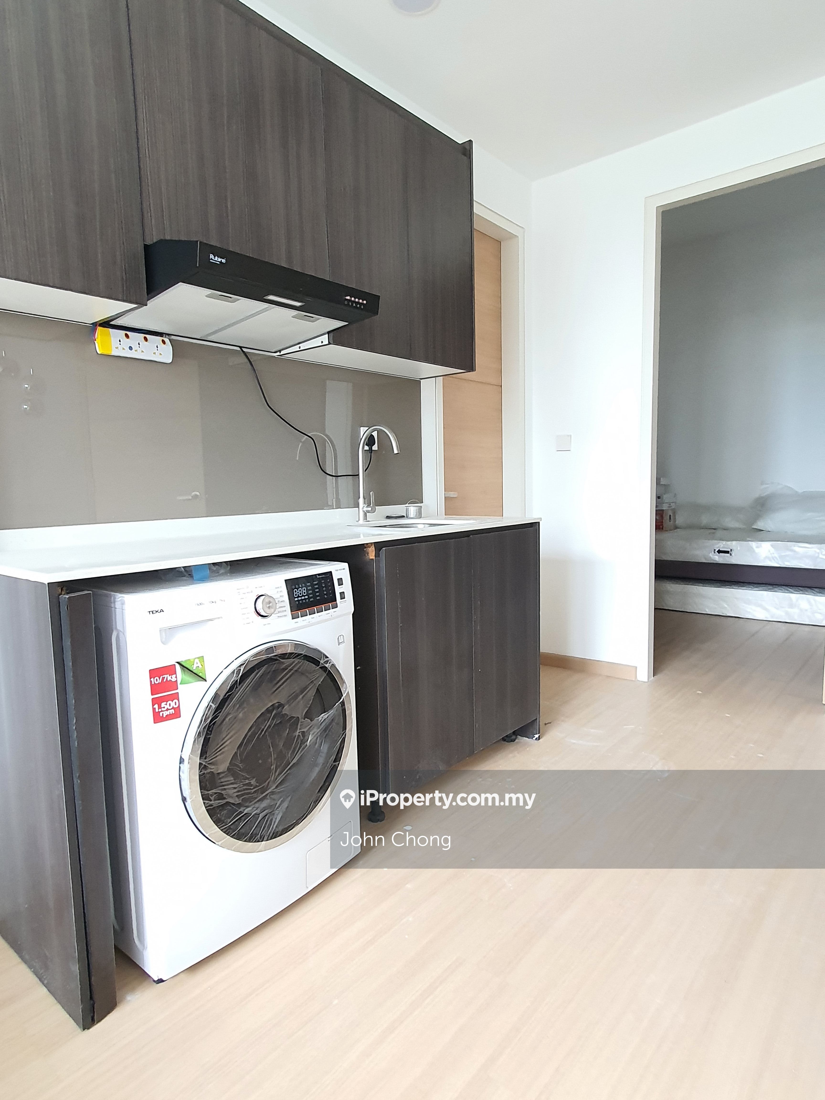 Same row with Garden international school, fully-furnished with washer