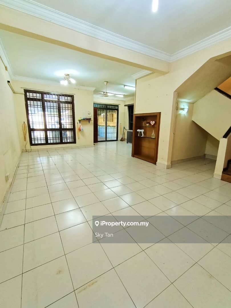 Taman Mount Austin Jalan Mutiara Emas 3 , Johor Bahru 2sty Terrace