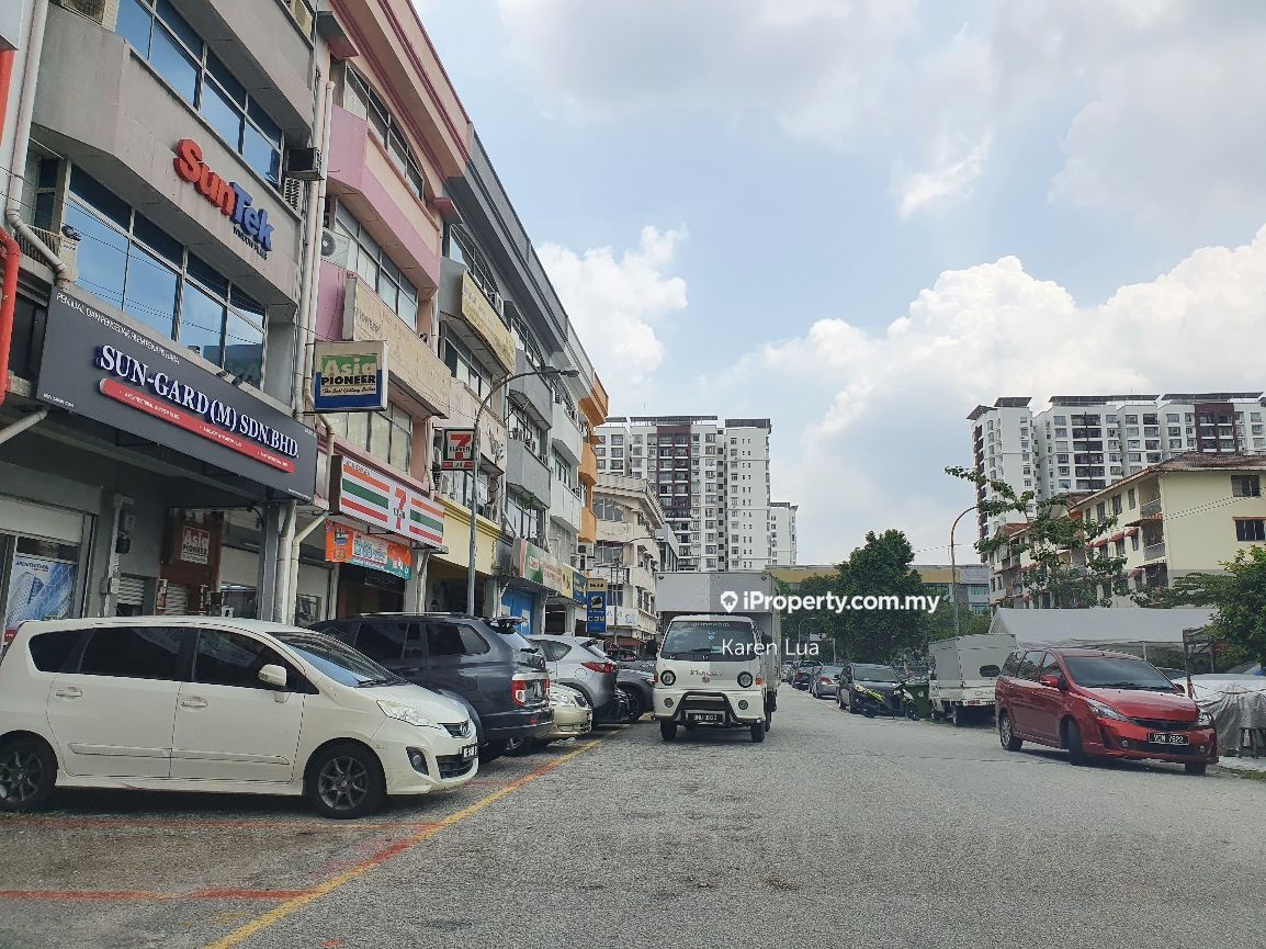 Petaling Utama PJS1 / Petaling Utama Avenue behind Wisma Peters ...