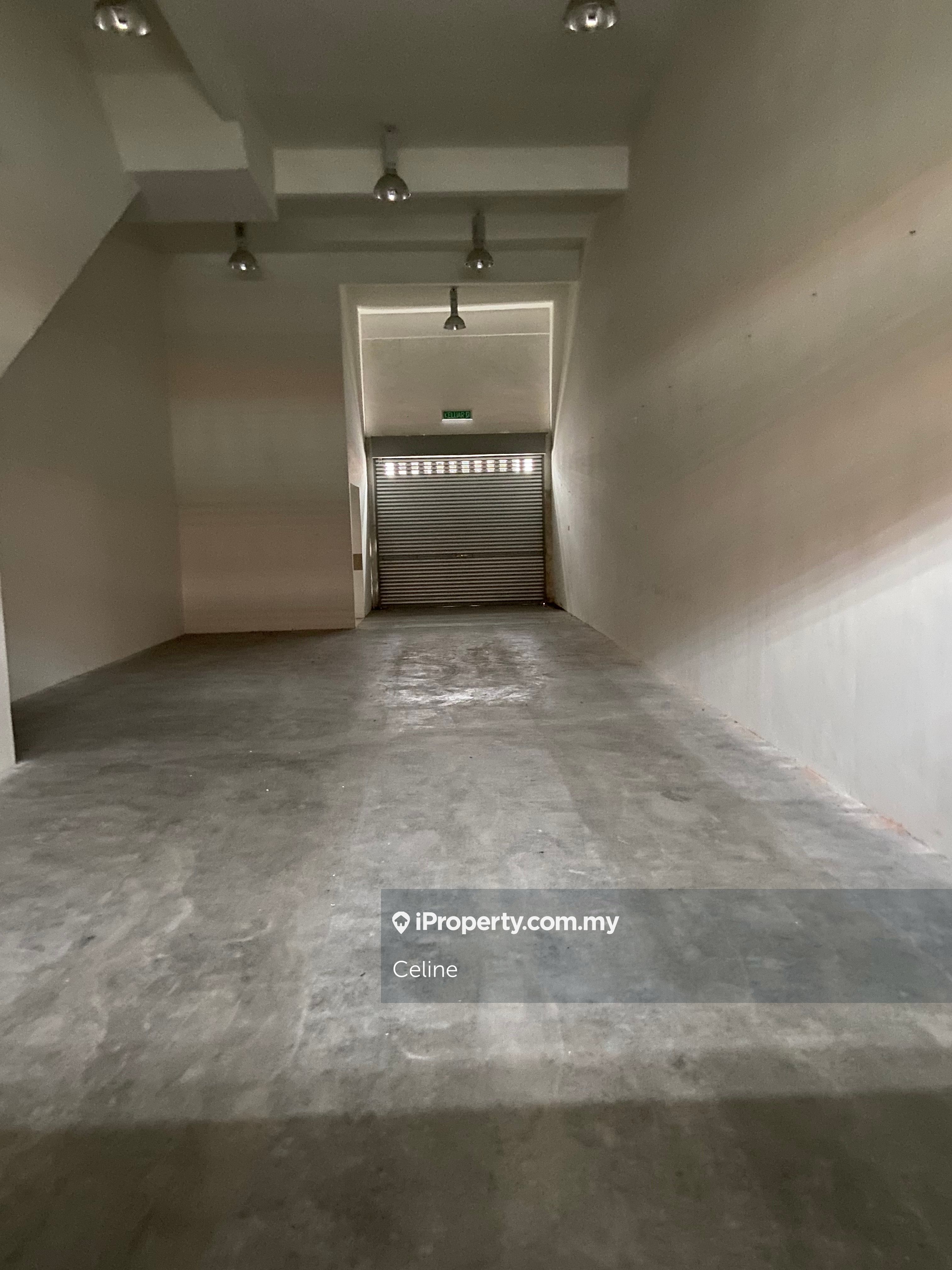 32 Avenue Phase 1 & 2, Merchant Avenue, Bukit Serdang, Bukit Serdang, Seri Kembangan, 32 Avenue, Serdang