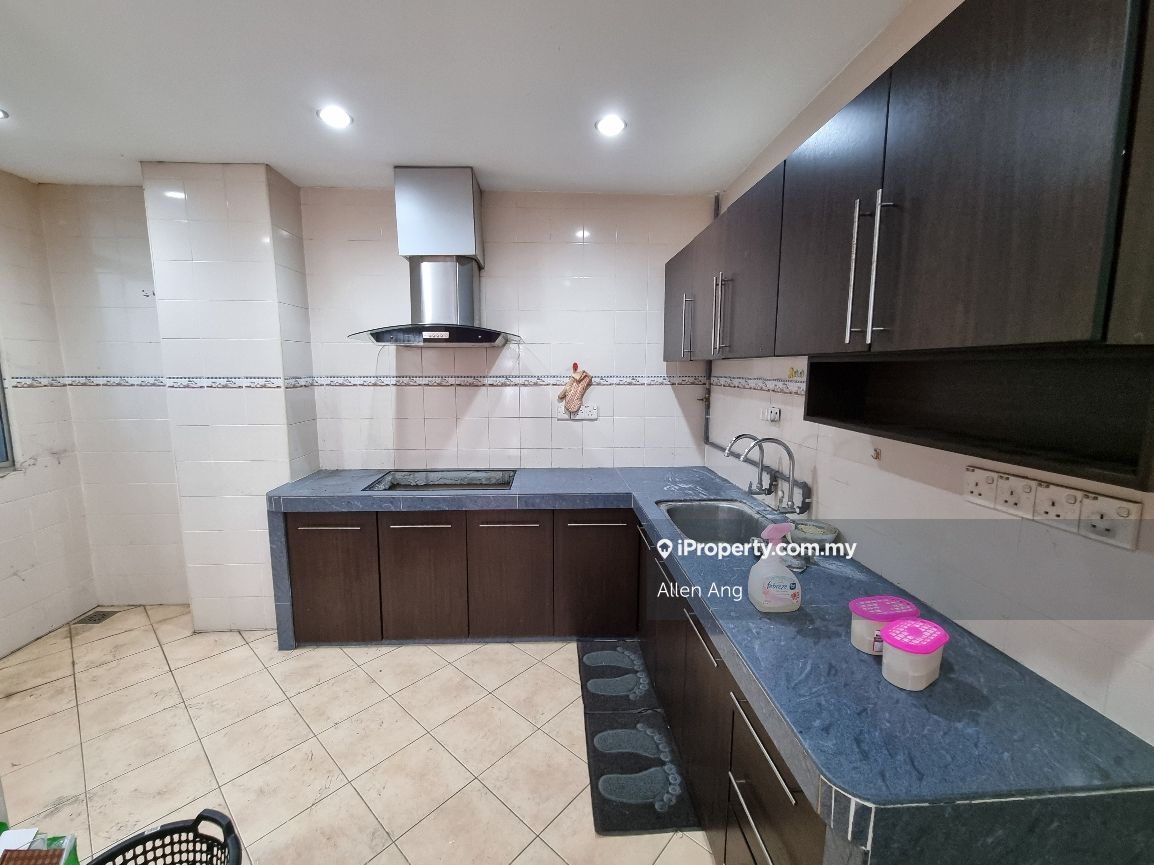 Intan Apartment Intermediate Apartment 3 bedrooms for rent in Puchong