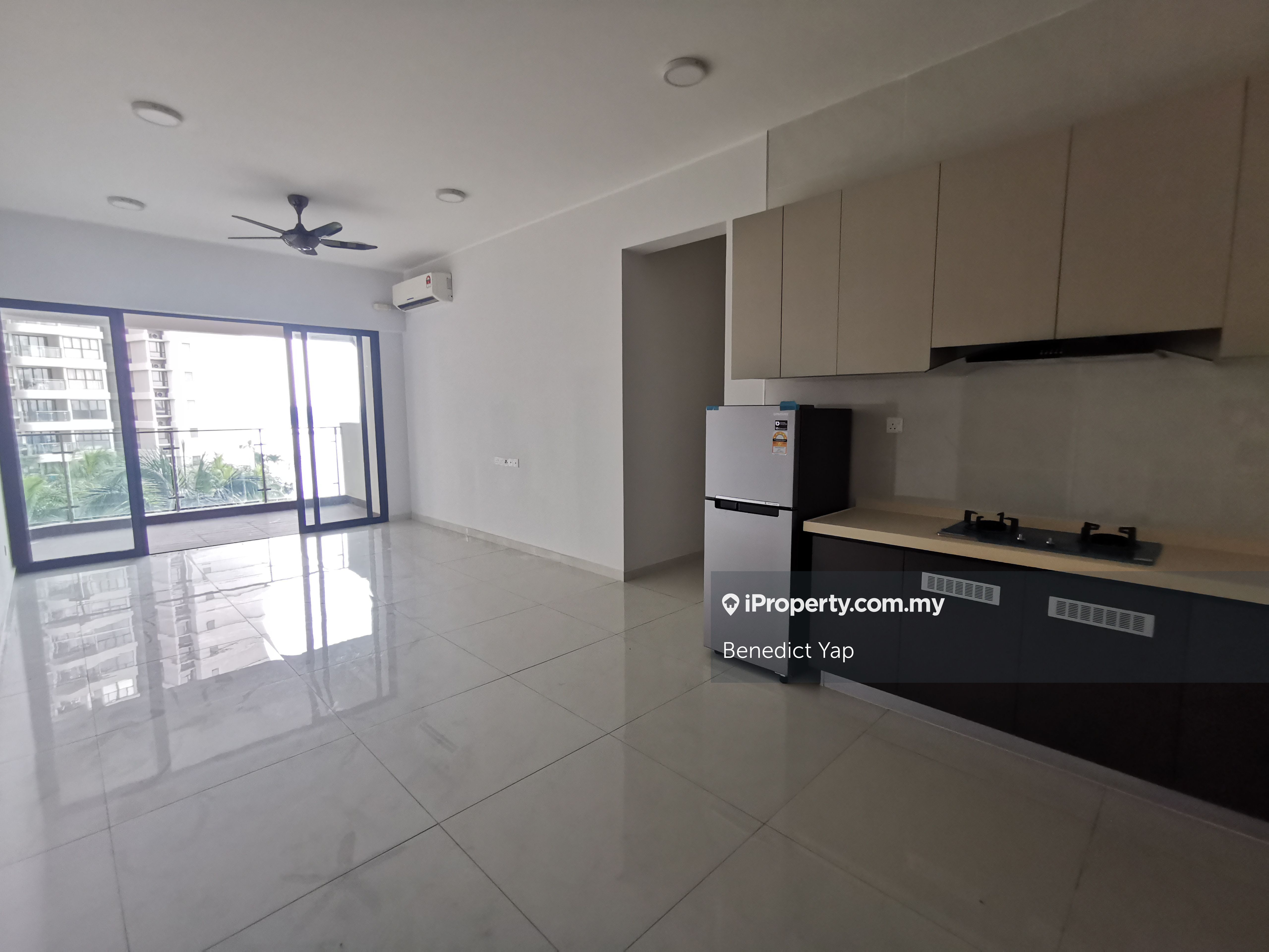 Bay Laurel Country Garden Danga Bay Corner lot Condominium 3 bedrooms for rent in Johor Bahru
