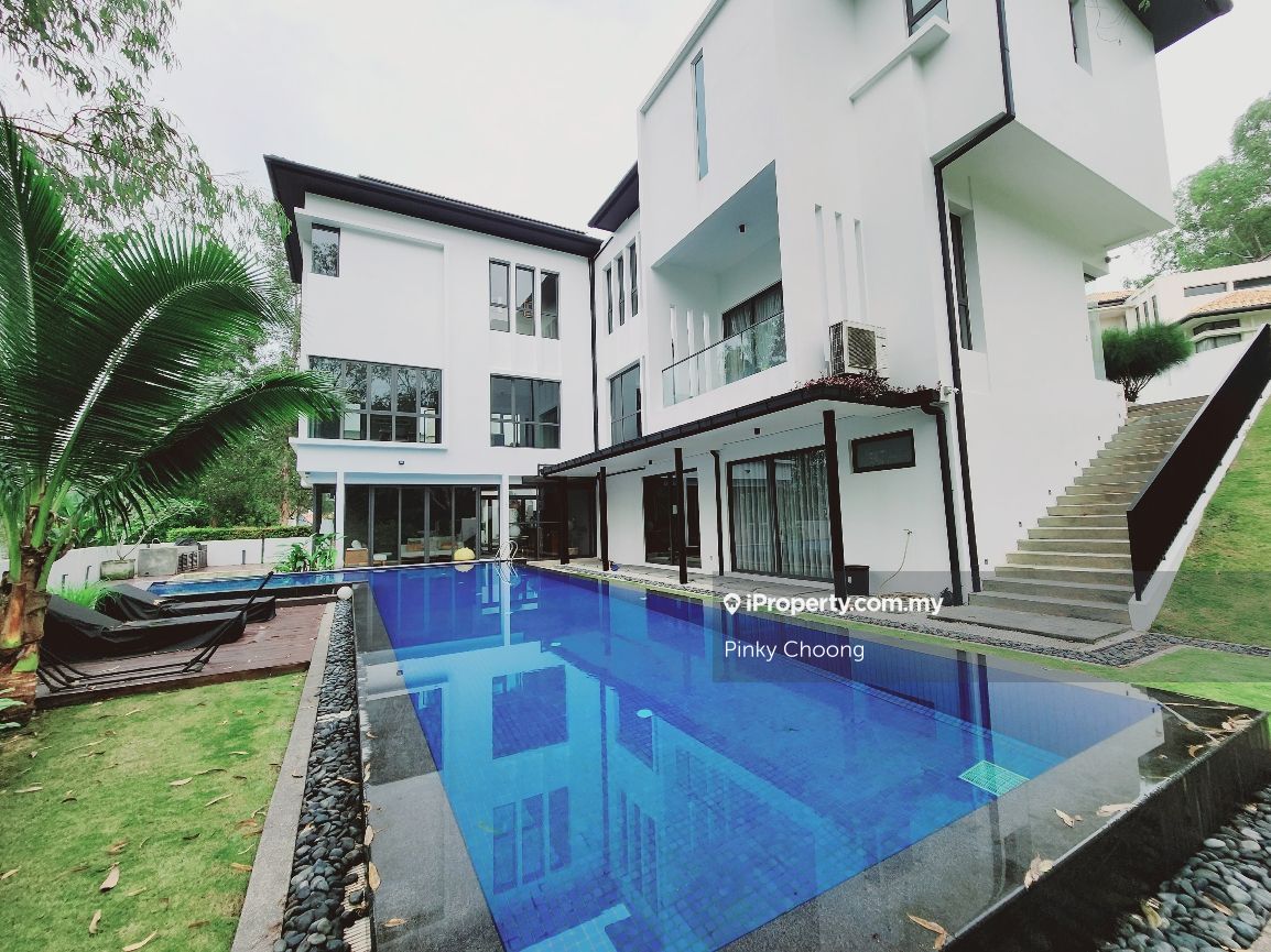 Sg buloh, Valencia Corner lot Bungalow 5+1 bedrooms for rent