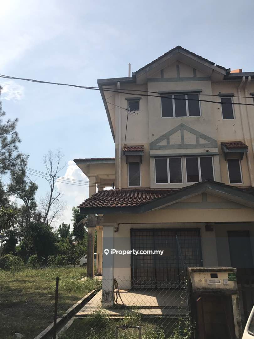 Taman Rawang Perdana 2, Rawang, Rawang Corner lot 2.5sty Terrace/Link