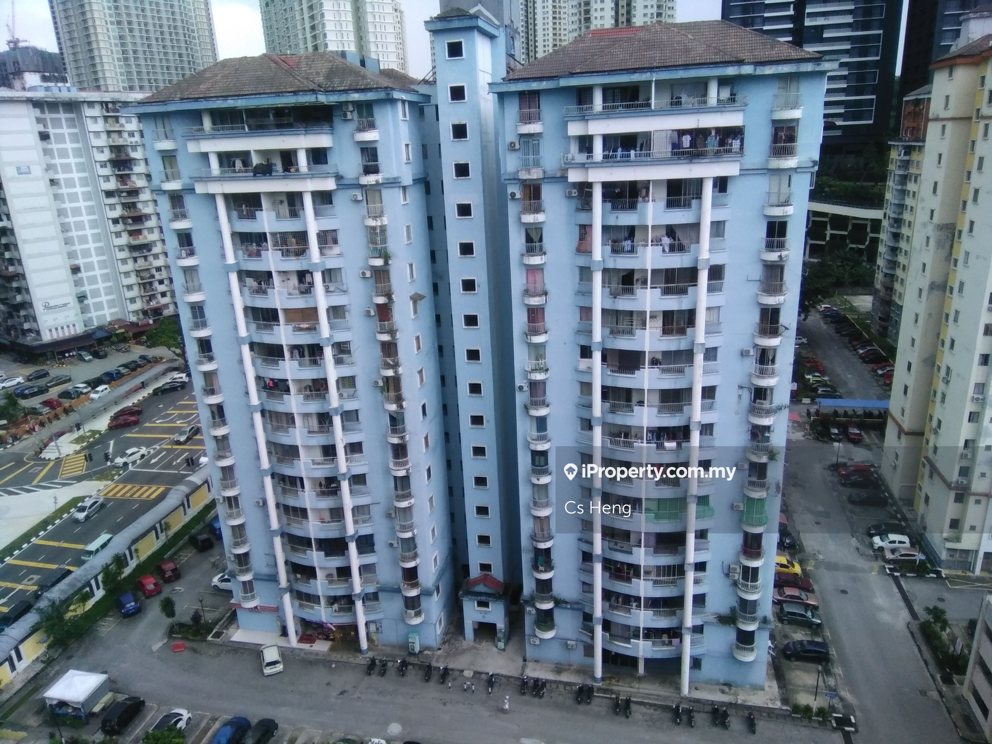 Vista Angkasa Corner lot Apartment 4 bedrooms for rent in Pantai, Kuala