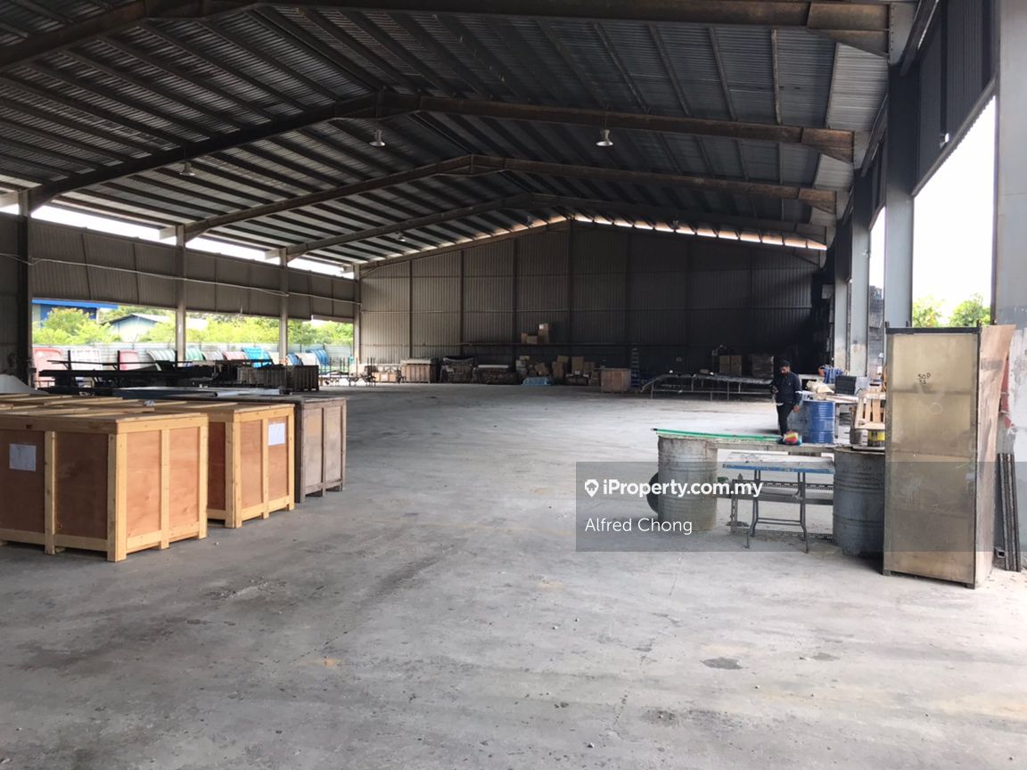 Extra Land 2.3 acres Warehouse For Rent(24ksqft)Kulai, Senai, Johor