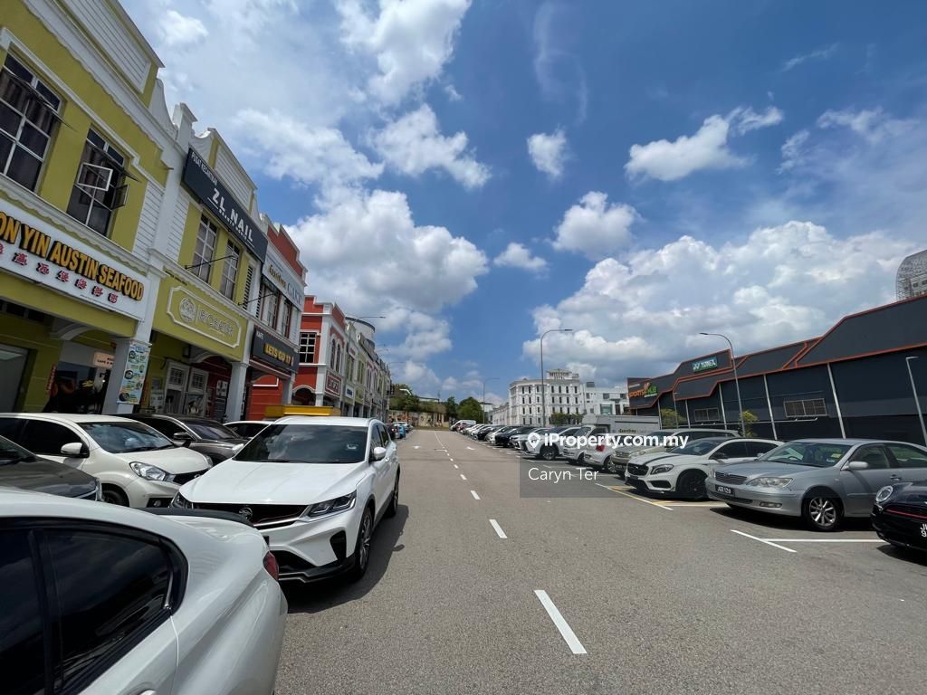 Austin Height, Nanyang Street (Facing main road, front row), Austin